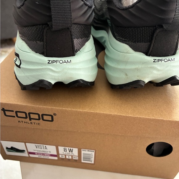 Topo Athletic Women's Vista Black and Mint Running Shoes 8 Wide - Picture 5 of 6